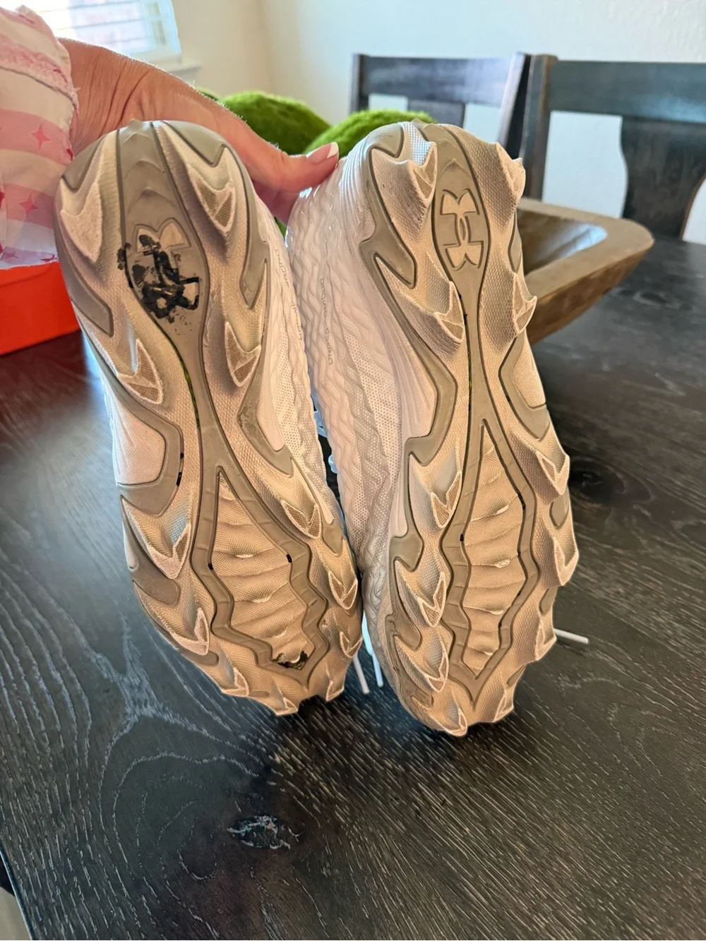 Under Armour Kids White Athletic Cleats - Textured Lightweight Design